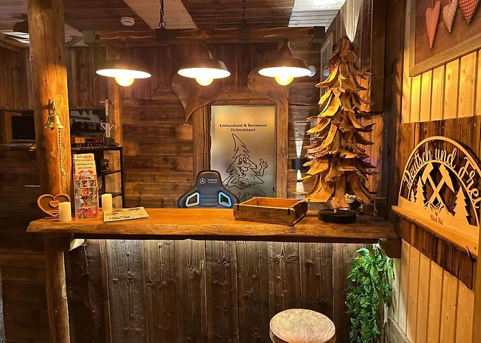 酒店 Erlebnishotel & Restaurant Fichtenhaeusel Am Poehlagrund